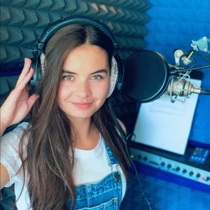 Meet your Posher, Dacey